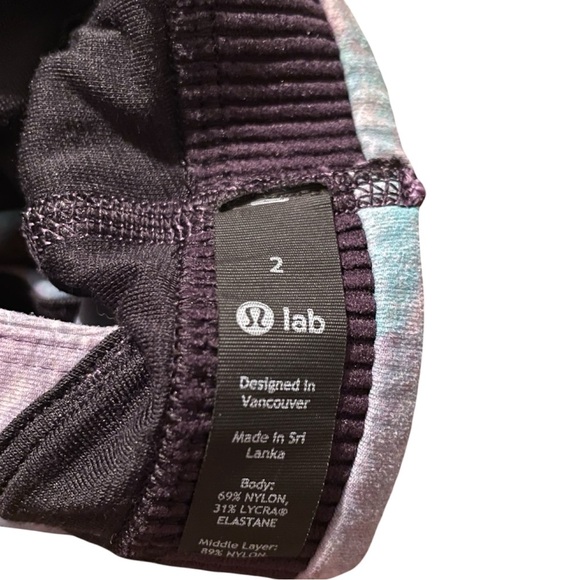 Lululemon LAB Luxtreme Deep V Bra Size 2 - Picture 3 of 3